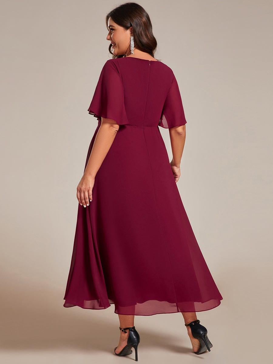 pretty DAHLIA|Plus Size V-Neck Chiffon Midi Wedding Guest Dress with Waist Applique(Final Sale)