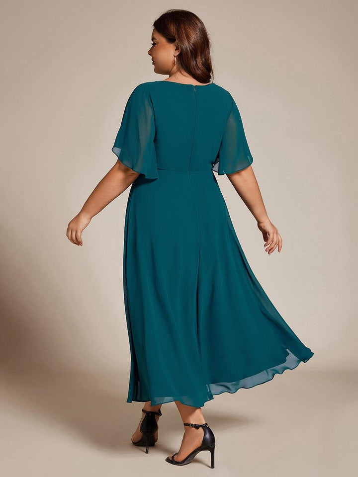pretty DAHLIA|Plus Size V-Neck Chiffon Midi Wedding Guest Dress with Waist Applique(Final Sale)
