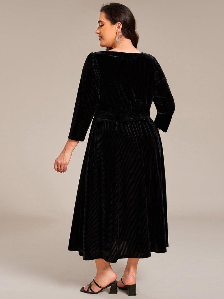 ever ARLET|Plus Size V-neck Long Sleeve Velvet A-Line Midi Wedding Guest Dress