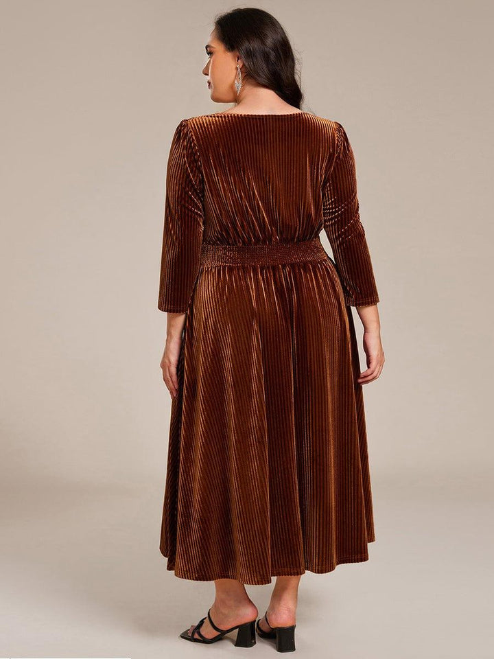 ever ARLET|Plus Size V-neck Long Sleeve Velvet A-Line Midi Wedding Guest Dress