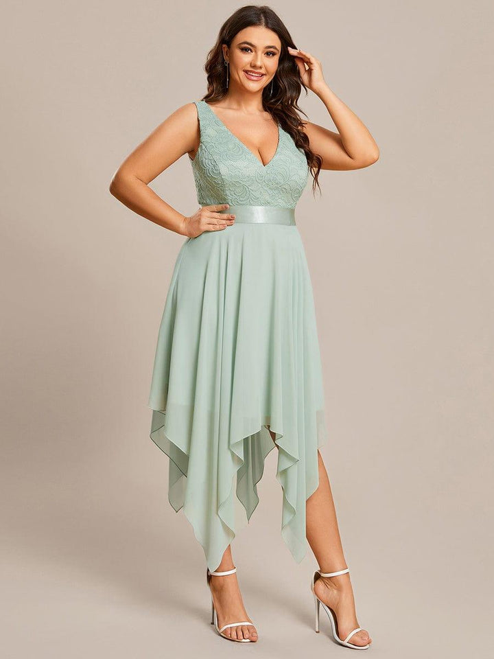 pretty COSTA|Plus Size Stunning V Neck Lace & Chiffon Prom Dress for Women