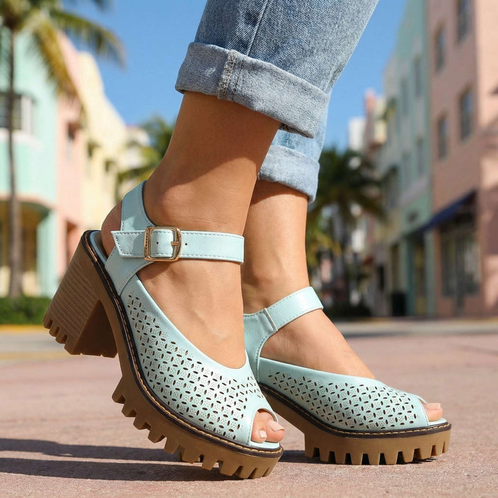 Larissa Block-Heel