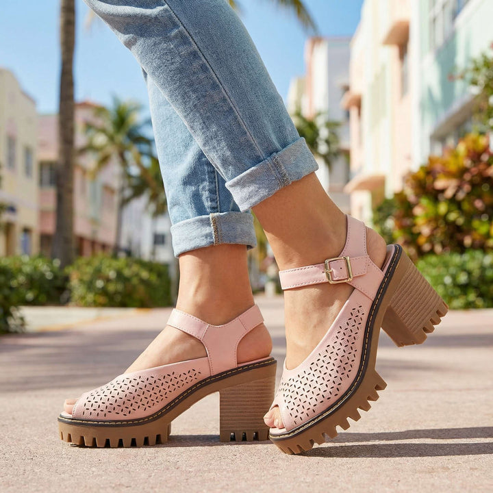 Larissa Block-Heel