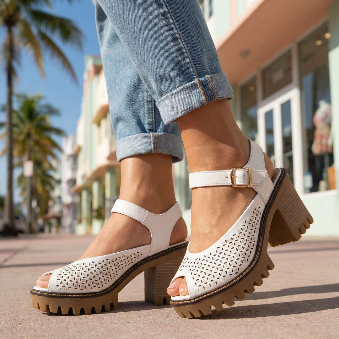 Larissa Block-Heel