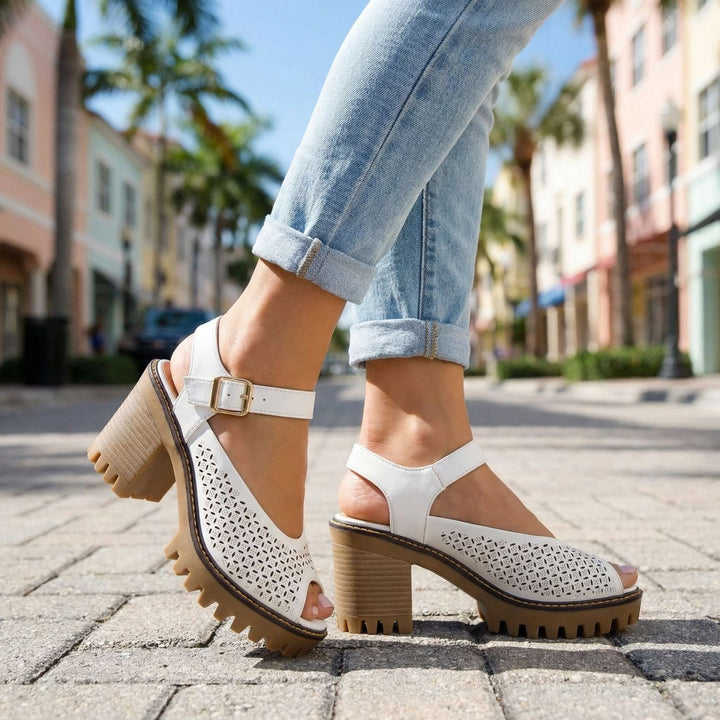 Larissa Block-Heel